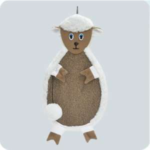 Когтеточка ковровая подвесная Овечка 530х290х30мм Зооник