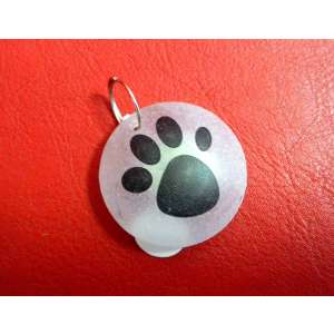 Брелок светящийся лапка